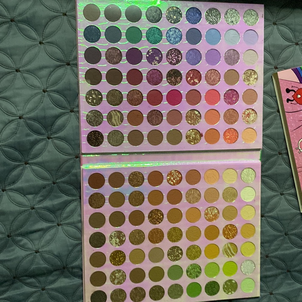 Eye Shadow Pallet - Picture 2 of 2